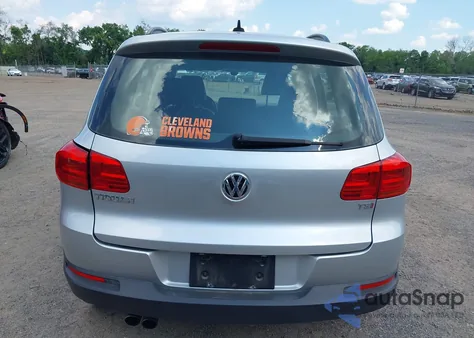 2017 Volkswagen Tiguan 2.0T/2.0T S z USA, uszkodzony, nr VIN WVGAV7AX7HK002060